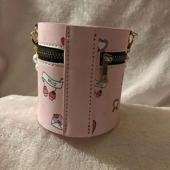 Hello Kitty Matte Shine Glitter 20 Piece LipGloss Pearl Pink Bag New - Picture 15 of 16